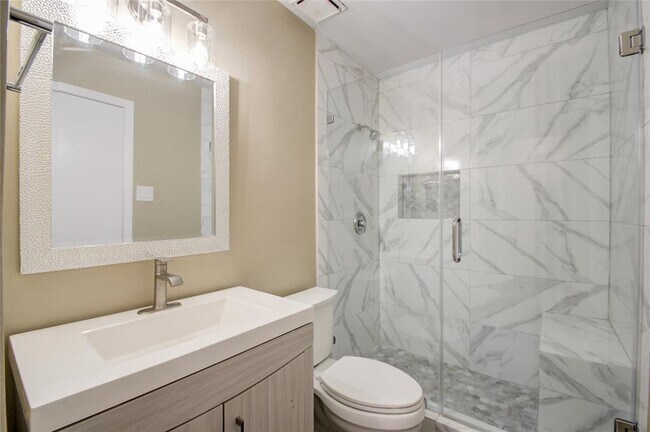 14019 Clear Forest Drive, Sugar Land, TX 77498 photo 4