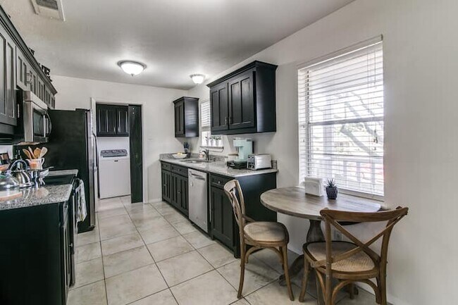 501 Rogers Way Rockwall, TX 75087 photo 3