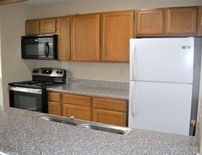 704 W 21st St Austin, TX 78705 photo 4