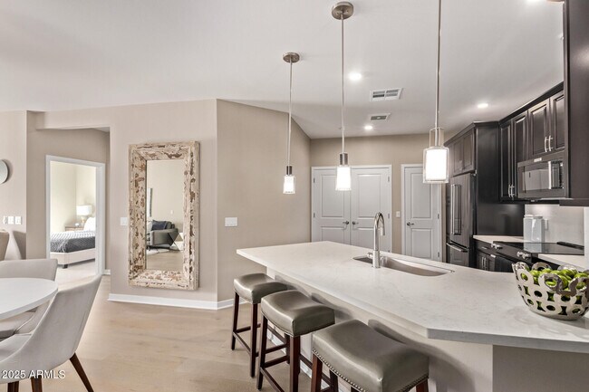 2511 W Queen Creek Rd Chandler, AZ 85248 photo 4