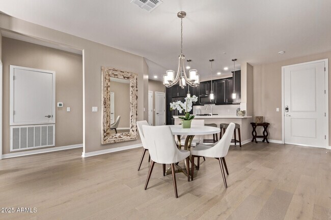 2511 W Queen Creek Rd Chandler, AZ 85248 photo 3