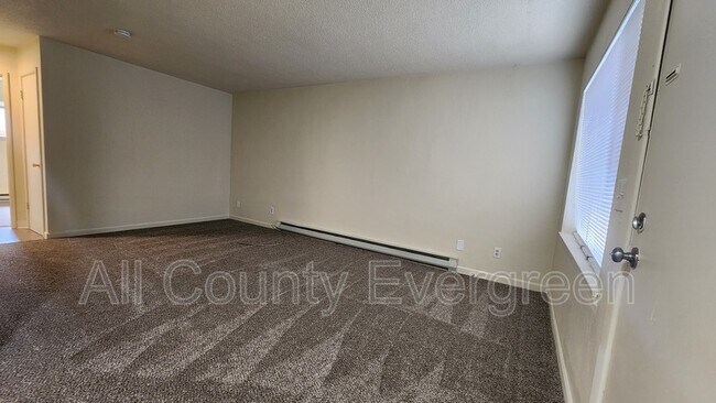 508 1st Ave E photo 3