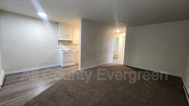508 1st Ave E photo 4