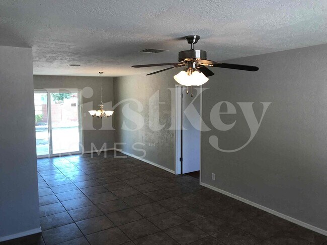 1205 W Highland Ave Phoenix, AZ 85013 photo 3
