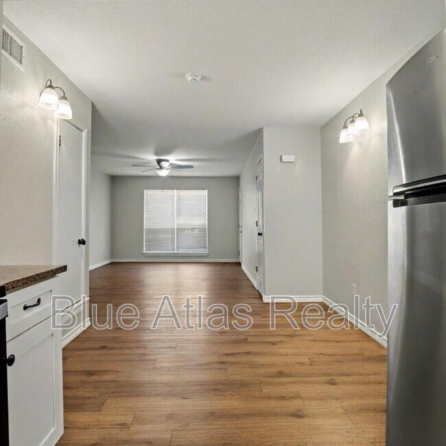 225 Bryan Street, Denton, TX 76201 photo 4