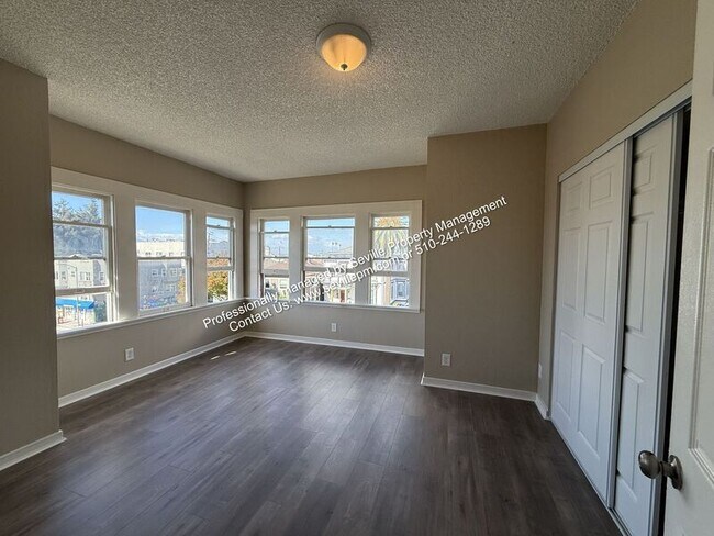 963 18th St Oakland, CA 94607 photo 2