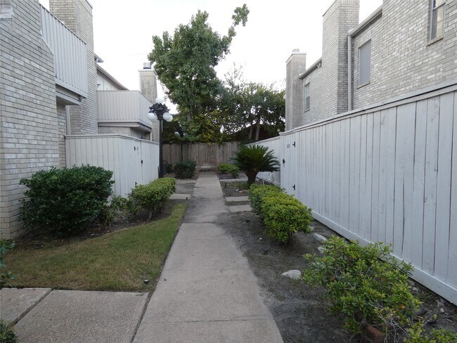3780 Tanglewilde Street, Houston, TX 77063 photo 2