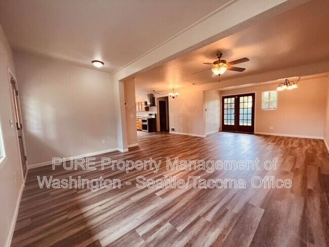 14825 W Thorne Ln SW Lakewood, WA 98498 photo 4