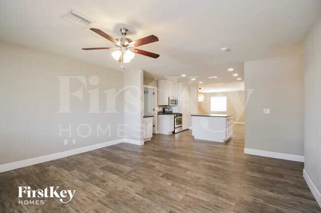 1001 E Seldon Ln Phoenix, AZ 85020 photo 3