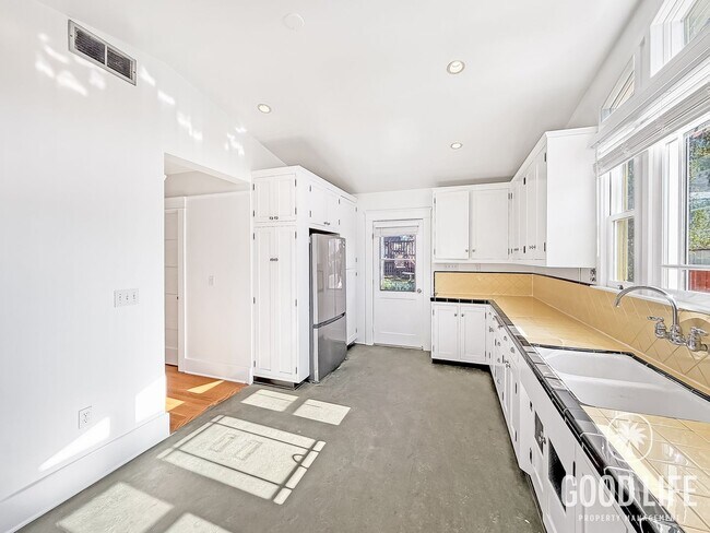 3659 Alabama St San Diego, CA 92104 photo 3
