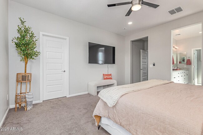 371 N 157th Ln Goodyear, AZ 85338 photo 3