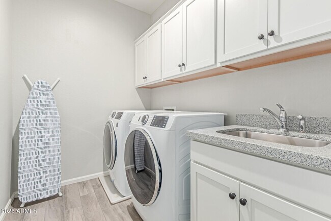 371 N 157th Ln Goodyear, AZ 85338 photo 4