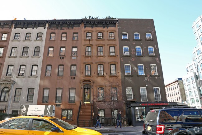 468 W 23rd St New York, NY 10011 photo 5