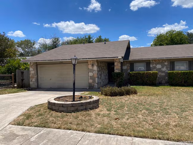 15043 Misty Bnd Dr San Antonio, TX 78217 photo 2