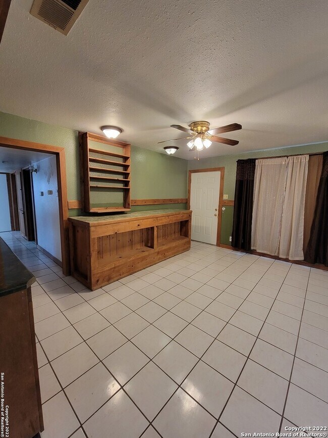 483 Anton Dr San Antonio, TX 78223 photo 5