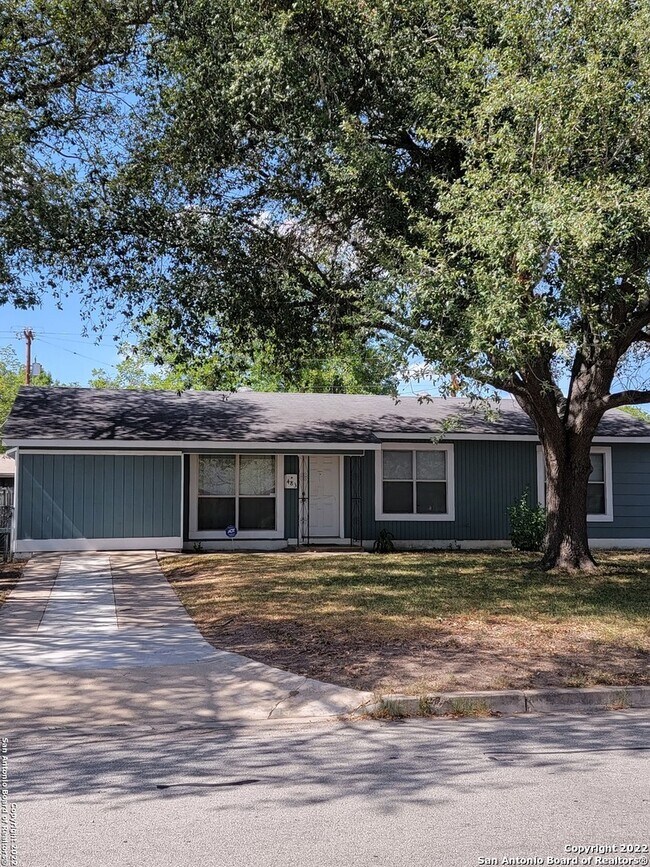 483 Anton Dr San Antonio, TX 78223 photo 2