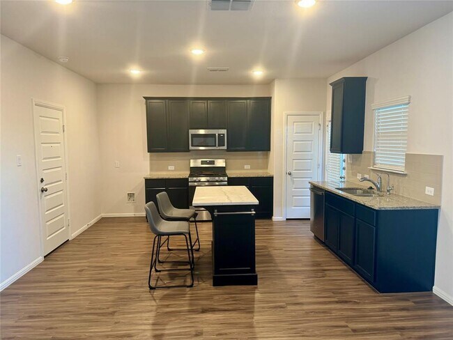 727 Francis Avenue, Celina, TX 75009 photo 3