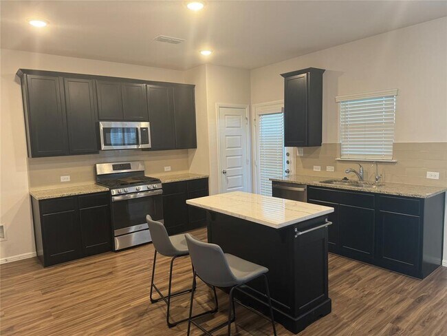727 Francis Avenue, Celina, TX 75009 photo 5