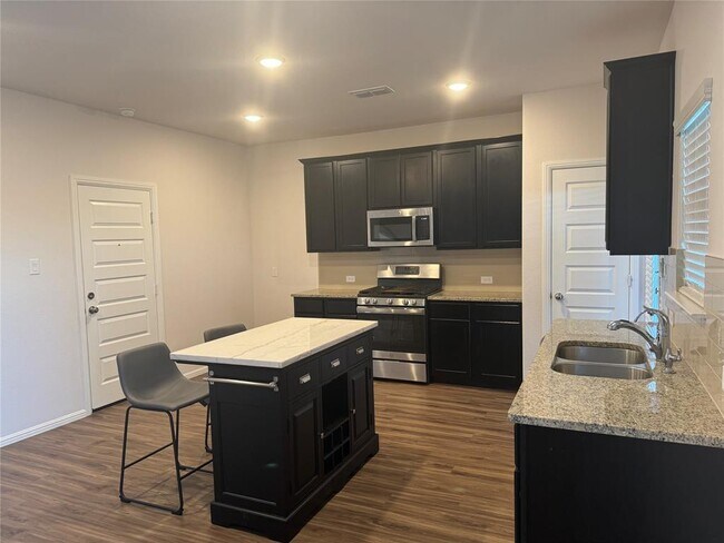 727 Francis Avenue, Celina, TX 75009 photo 4