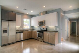 4527 Depew Ave Austin, TX 78751 photo 4