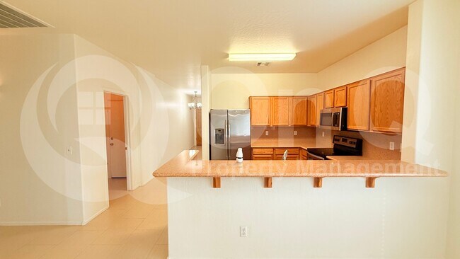 331 E Saddle Way San Tan Valley, AZ 85143 photo 2