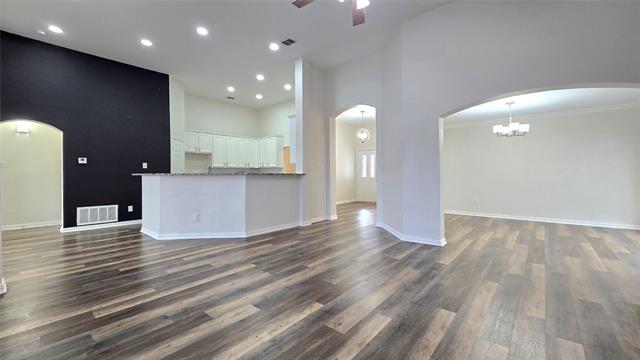 6229 St Leonard Dr Arlington, TX 76001 photo 4