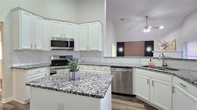 6229 St Leonard Dr Arlington, TX 76001 photo 5