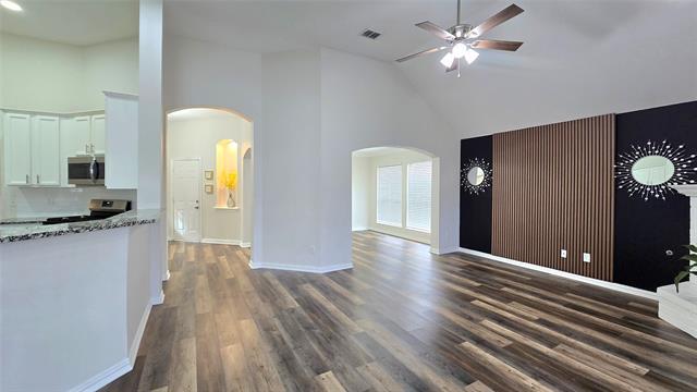 6229 St Leonard Dr Arlington, TX 76001 photo 3