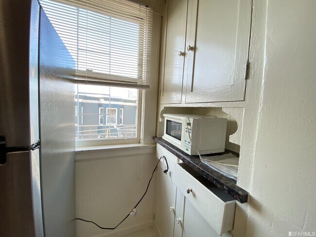 1360 Hyde Street, San Francisco, CA 94109 photo 4