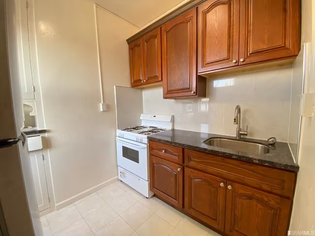 1360 Hyde Street, San Francisco, CA 94109 photo 3