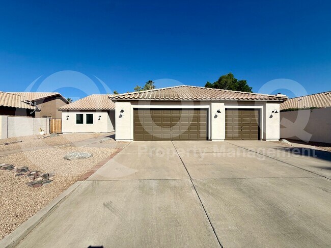 841 N Los Altos Dr Chandler, AZ 85224 photo 2
