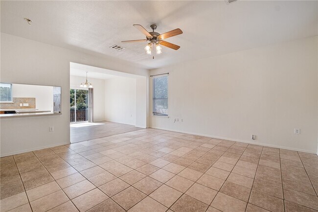 8109 Verbank Villa Austin, TX 78747 photo 4