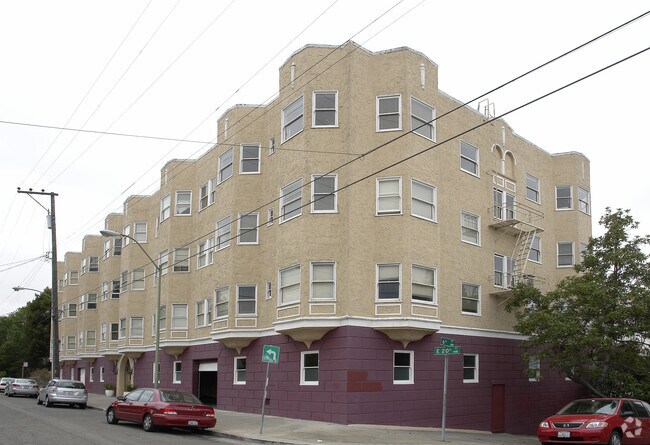 611 E. 20th St. photo 2
