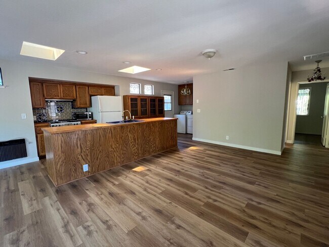 370 Stanford Avenue, Menlo Park, CA 94025 photo 5