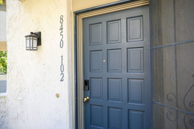 8450 Via Sonoma San Diego, CA 92037 photo 4