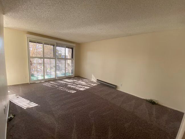 8 Captain Dr Emeryville, CA 94608 photo 2