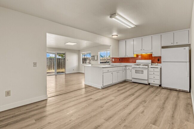 10420 Greenford Dr San Diego, CA 92126 photo 4
