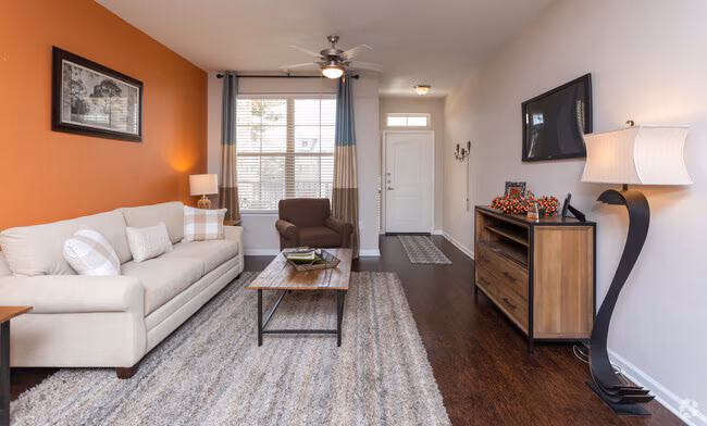 Overlook at Stone Oak Park Apartments photo 2