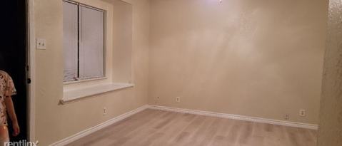 732 North Main Street, Springtown, TX 76082 photo 4