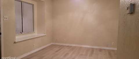 732 North Main Street, Springtown, TX 76082 photo 3