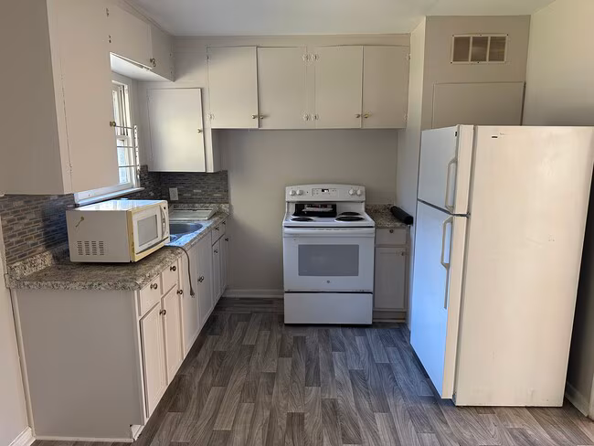 5213 Carmen Street, Houston, TX 77033 photo 3