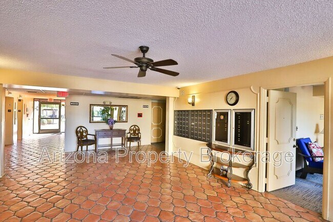 3033 E Devonshire Ave Phoenix, AZ 85016 photo 4