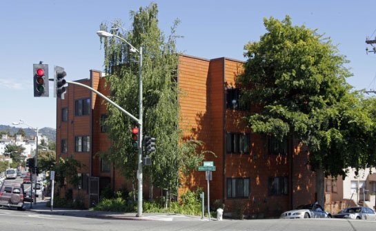 2001 MacArthur Blvd Oakland, CA 94602 photo 2