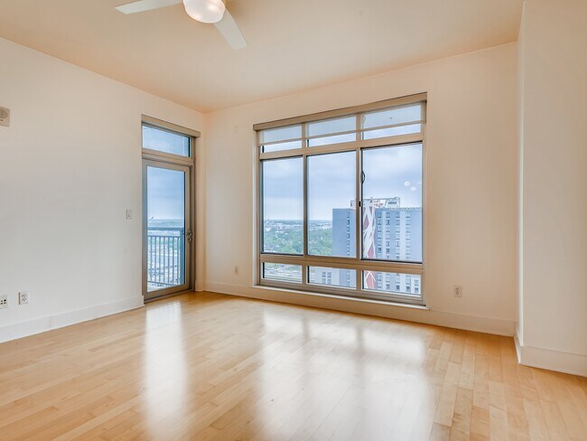 603 Davis St Austin, TX 78701 photo 3