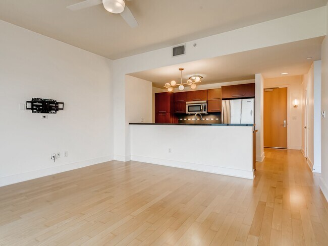603 Davis St Austin, TX 78701 photo 4