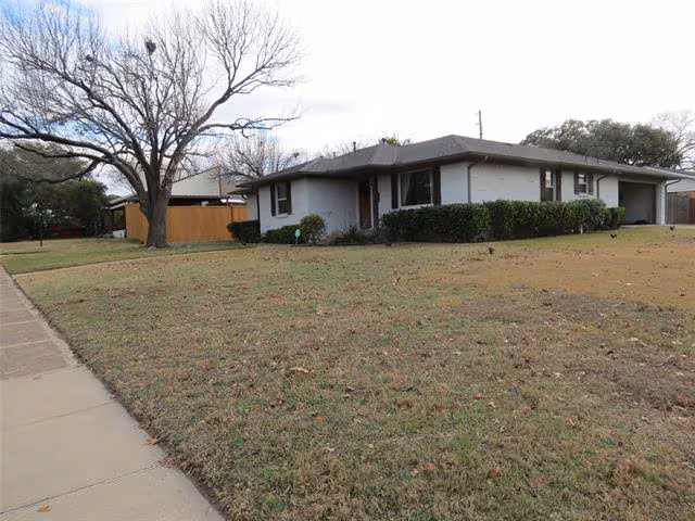 11425 Lochwood Blvd Dallas, TX 75218 photo 2