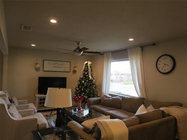 11425 Lochwood Blvd Dallas, TX 75218 photo 4