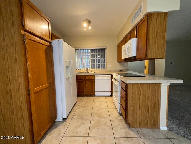 2910 W Marconi Ave Phoenix, AZ 85053 photo 4