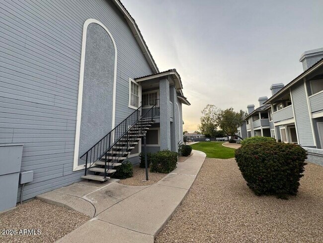 2910 W Marconi Ave Phoenix, AZ 85053 photo 2