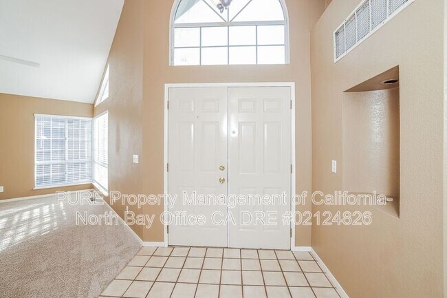 34 Billington Ln Windsor, CA 95492 photo 2